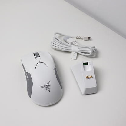 Razer Viper Ultimate and RGB Charging Dock (Razer Renewed)