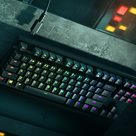 Razer Huntsman V2 TKL Gaming Keyboard (Razer Renewed)